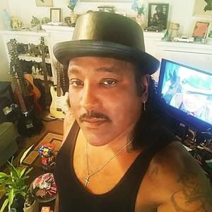 Meet your Posher, Victor